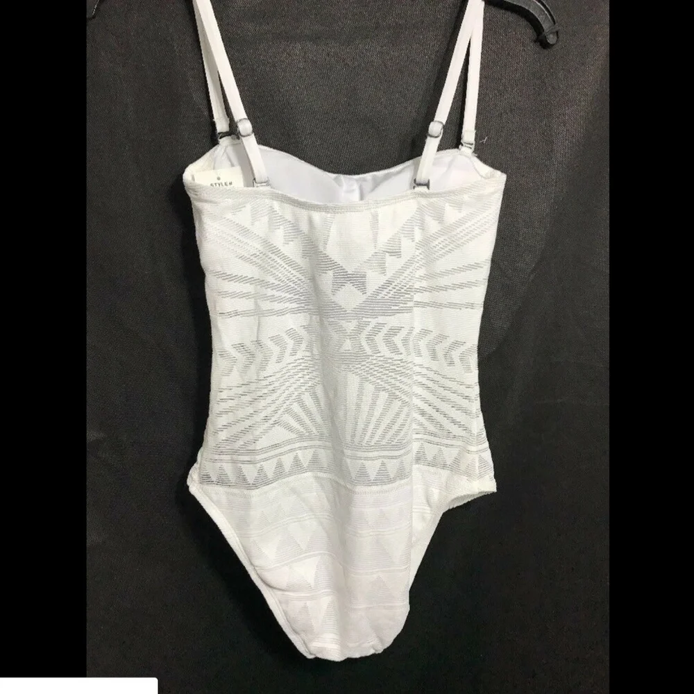 NEW‎ Kenneth Cole New York Deco The Distance One-Piece Swimsuit [SZ Small ]